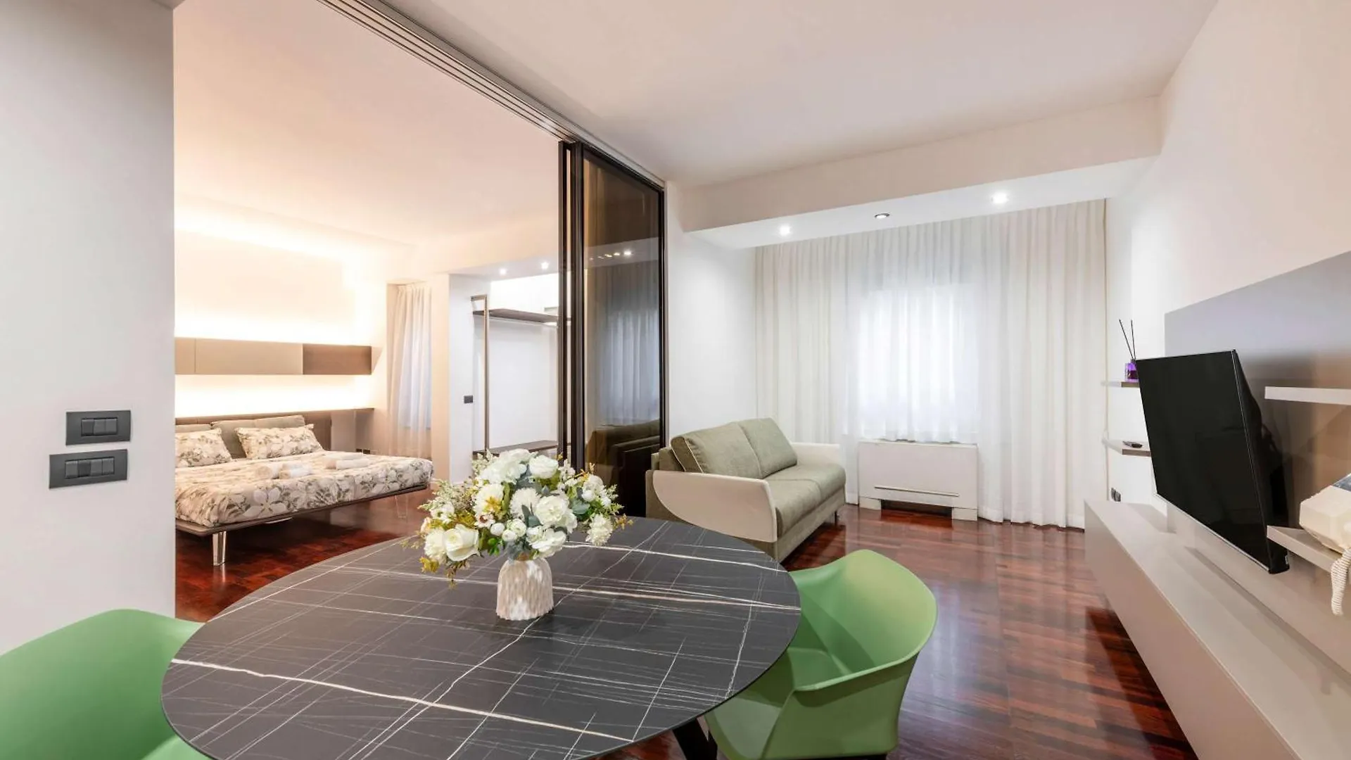 White House - San Babila Apartment Milan